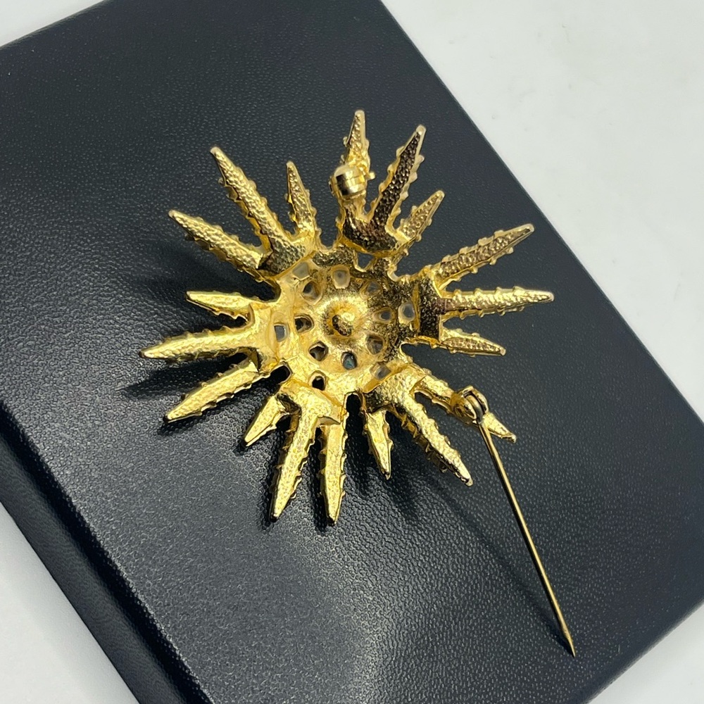 MCM starburst faux pearl turquoise rhinestone vintage brooch pin gold tone - Picture 9 of 14